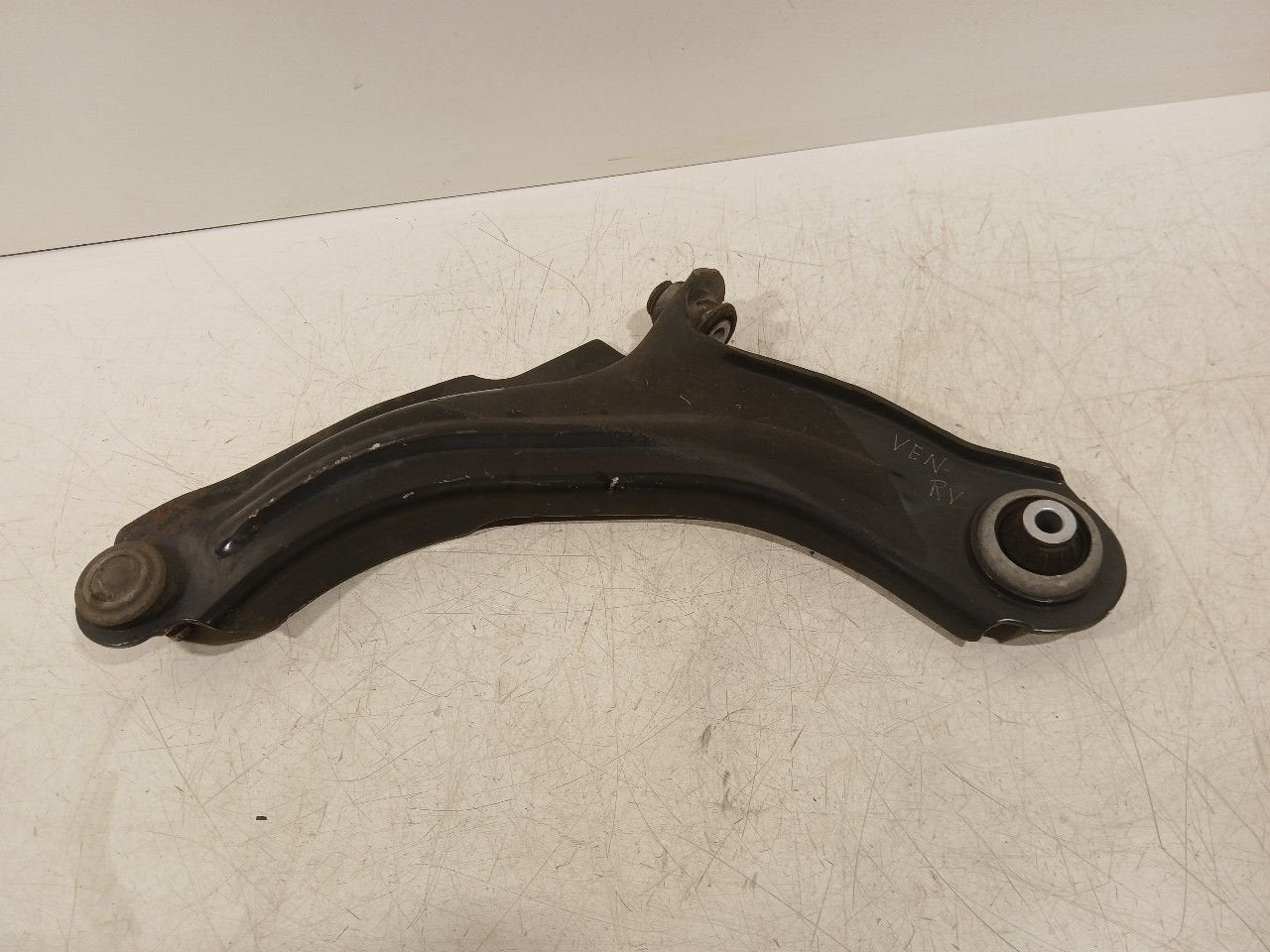 Draagarm rechts voor Renault Zoé, Onderdelen@venauto.nl, Van der Ven Autorecycling B.V., Gebruikt, Ettenseweg 76, 4706 PB Roosendaal, The Netherlands