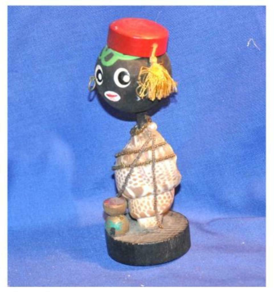§ personnage africain coquillage et bois, Ophalen of Verzenden, Gebruikt, Overige typen