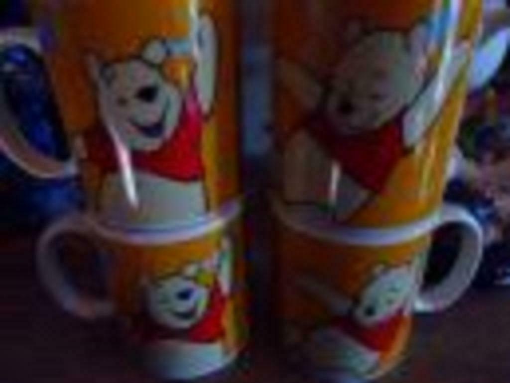 4 mokken winnie de pooh, Huis en Inrichting, Keuken | Servies, Nieuw, Ophalen of Verzenden, Overige stijlen, Kop(pen) en/of Schotel(s)
