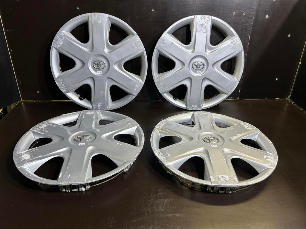 4 wieldoppen Toyota aygo yaris 14", Ophalen of Verzenden, Gebruikt
