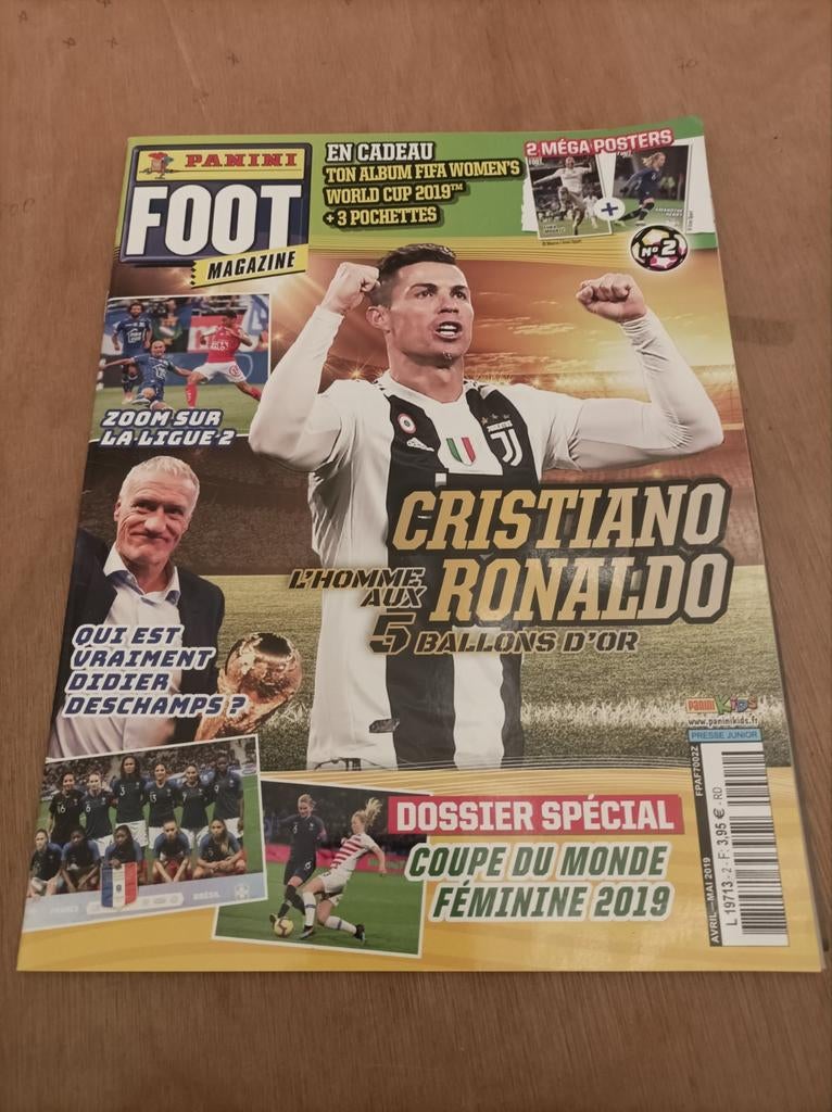 Le magazine français Panini, le magazine Foot. Ronaldo, Modr, Enlèvement ou Envoi, Comme neuf