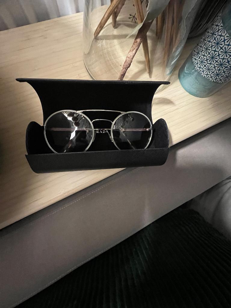 Prada-zonnebril, Handtassen en Accessoires, Gebruikt, Zonnebril, Prada, Beige