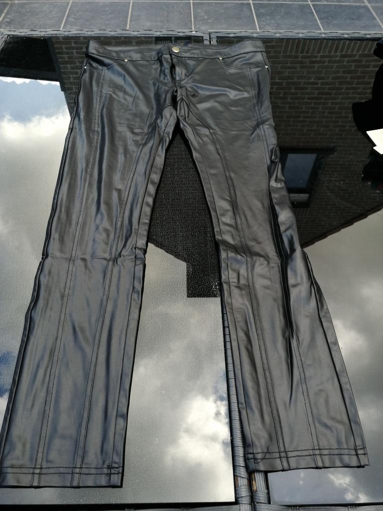 Broek zwart merk calzedonia - maat 40 = L, Vêtements | Femmes, Taille 38/40 (M), Enlèvement ou Envoi, Calzedonia, Porté