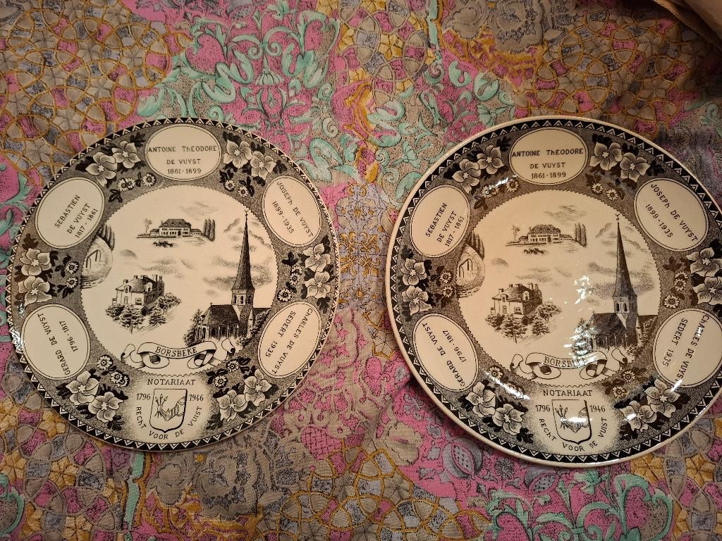 2 borden Borsbeke Notariaat De Vuyst, Antiek en Kunst, Ophalen