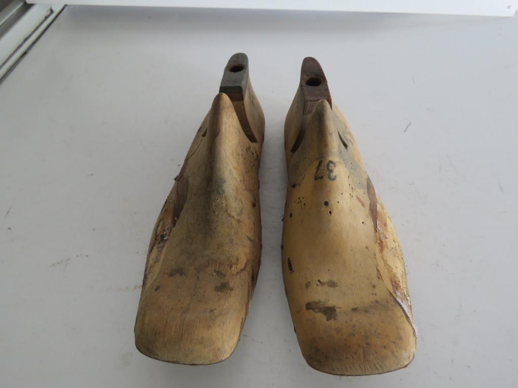 Paire de chaussure ancienne dure pointure 37, Enlèvement ou Envoi