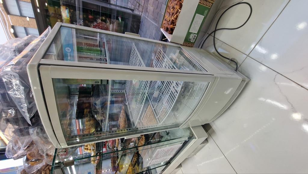 Vitrine koelkast wit, taarten koeling, koeling
display, Ophalen