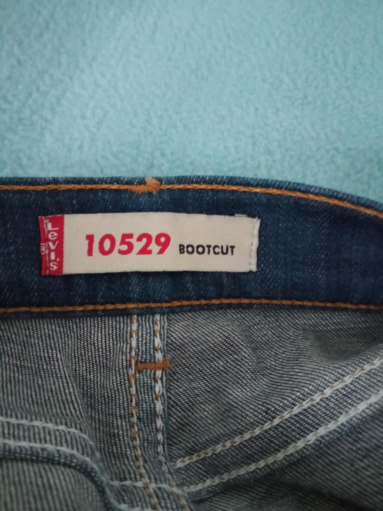 Levi's Jeans Red Tab modèle 10529 Bootcut Mt W29L34 neuf, Neuf, W28 - W29 (confection 36), Levi's Jeans, Enlèvement ou Envoi