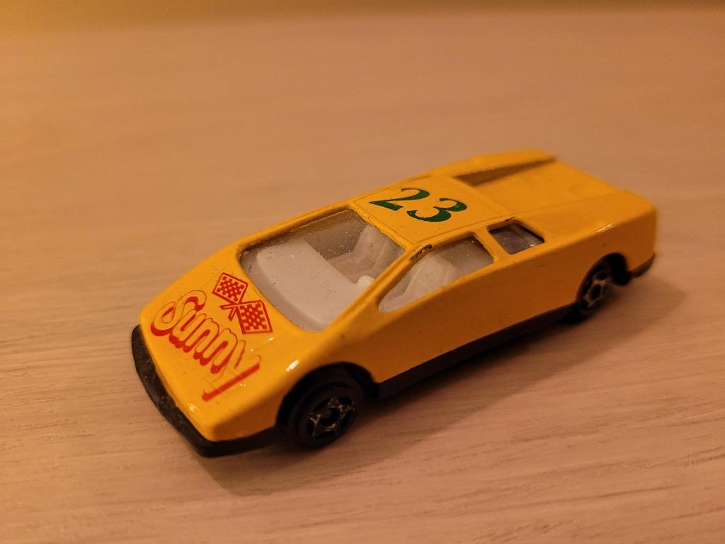 1 petit voiture de couleur jaune, Enlèvement ou Envoi, Comme neuf, Voiture