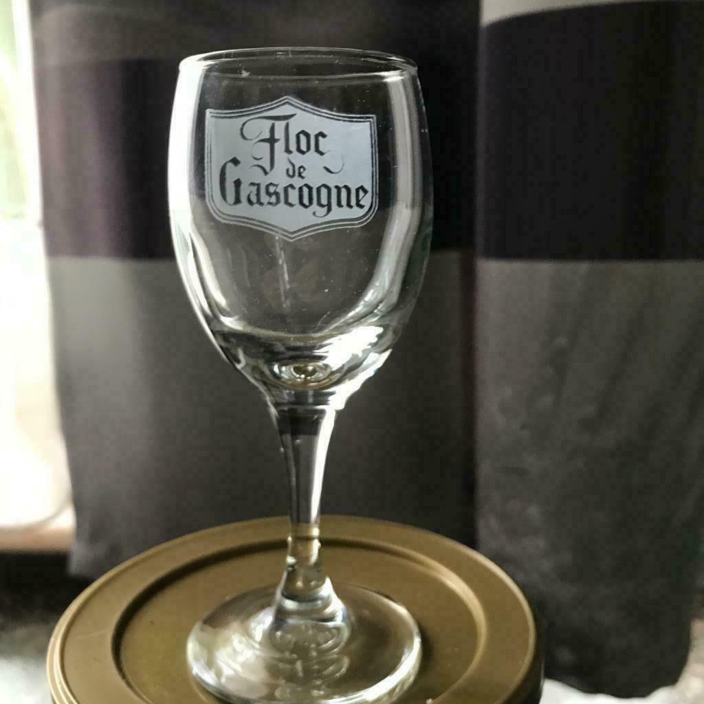 Verre à vin de  Floc de Gascogne  - liqueur - genièvre, Collections, Verres & Petits Verres, Enlèvement ou Envoi, Comme neuf, Verres et Verres à shot