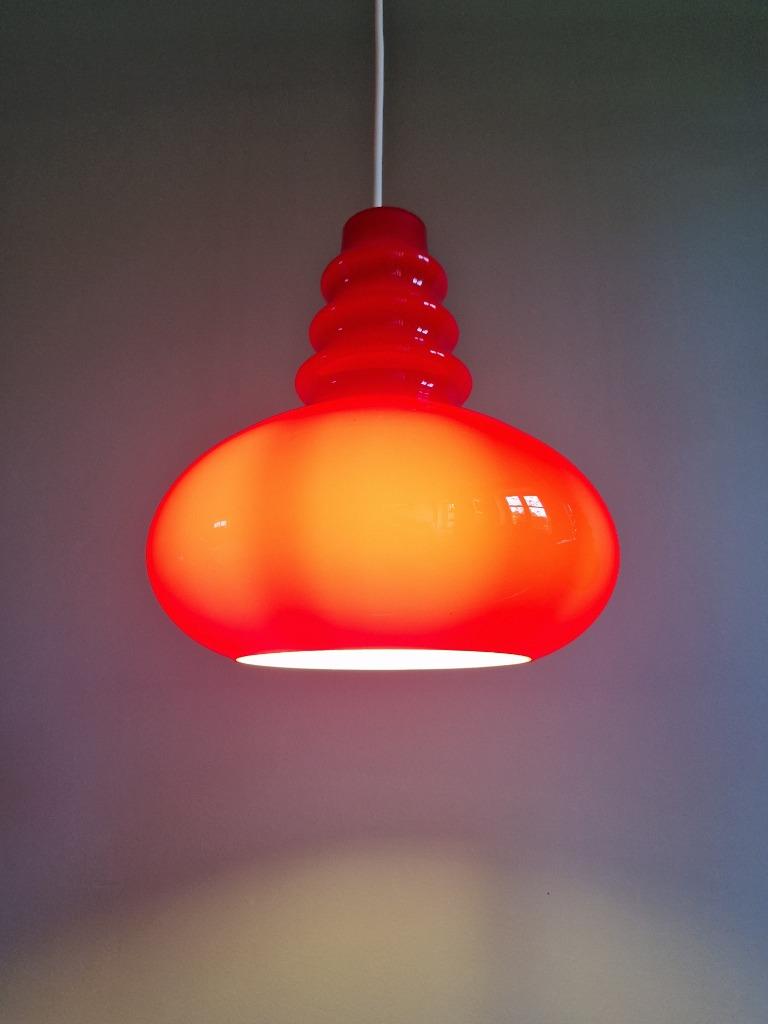 Trio de suspensions Space Age en opaline rouge, Envoi