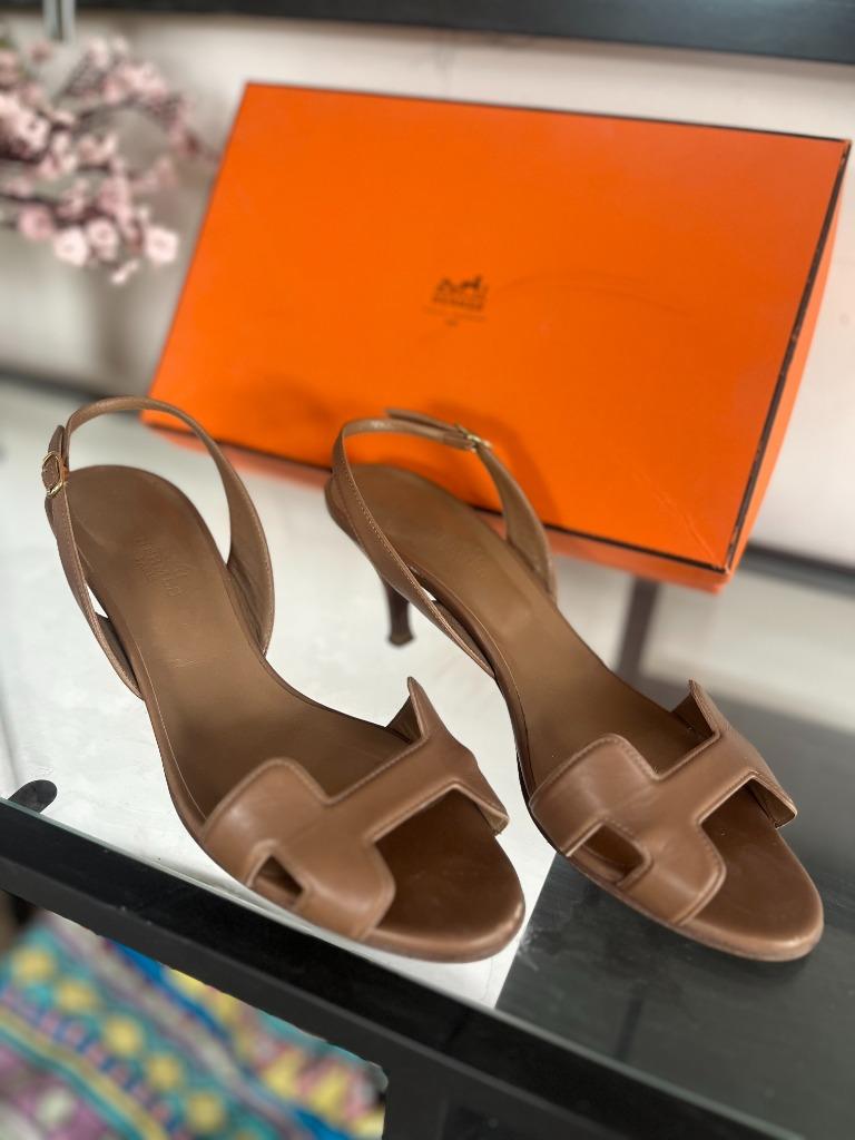 Sandales Hermes en veau Collection Night 70 Couleur Havane, HERMÈS, Enlèvement ou Envoi, Beige, Porté