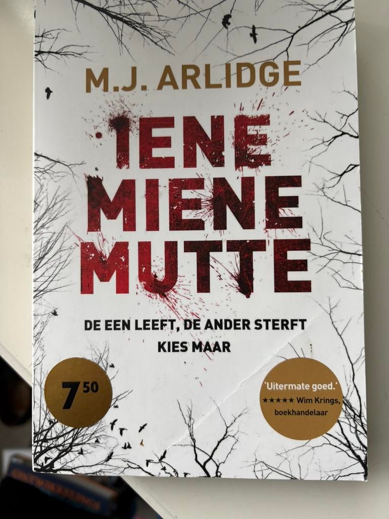 M.J. Arlidge, Ophalen of Verzenden, Gelezen