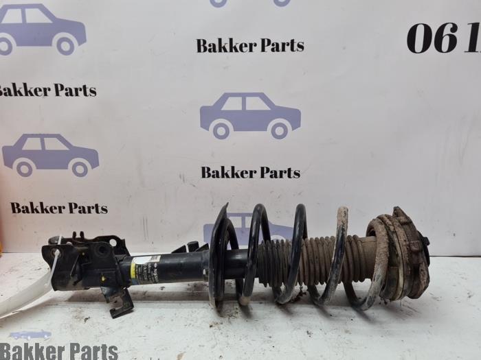 Schokdemperpoot rechts-voor van een Nissan Qashqai, Gebruikt, -, -, -