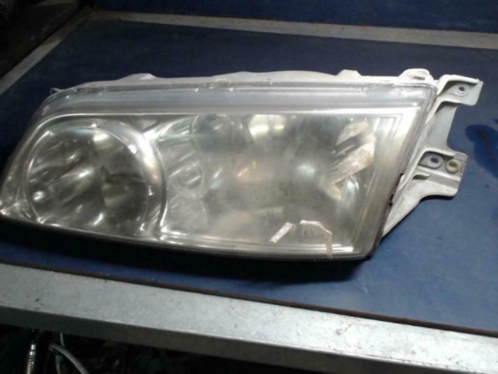 optique avant principal gauche Hyundai H200 2.5TD 2001, Auto-onderdelen, Verlichting, Hyundai, Gebruikt, Ophalen