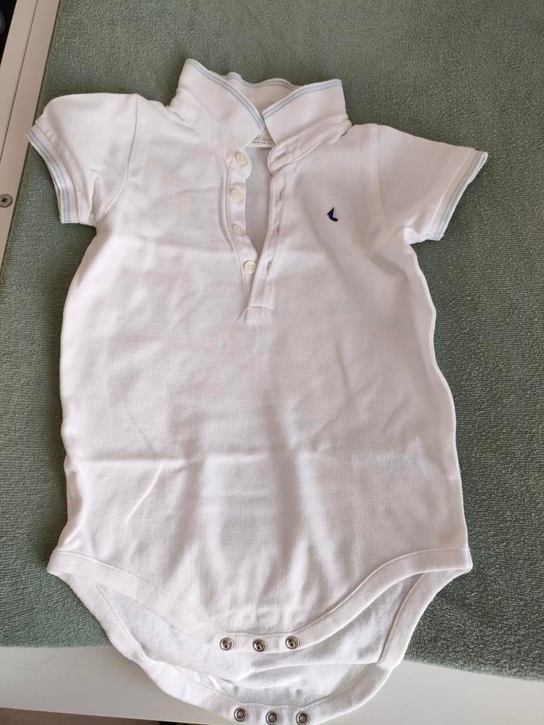 Body polo modèle Next Baby, Enlèvement