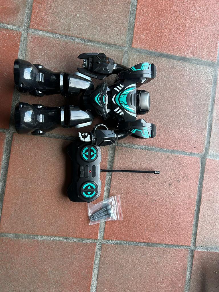 Robot met batteryen/afstandsbediening, Verzamelen, Ophalen, Zo goed als nieuw