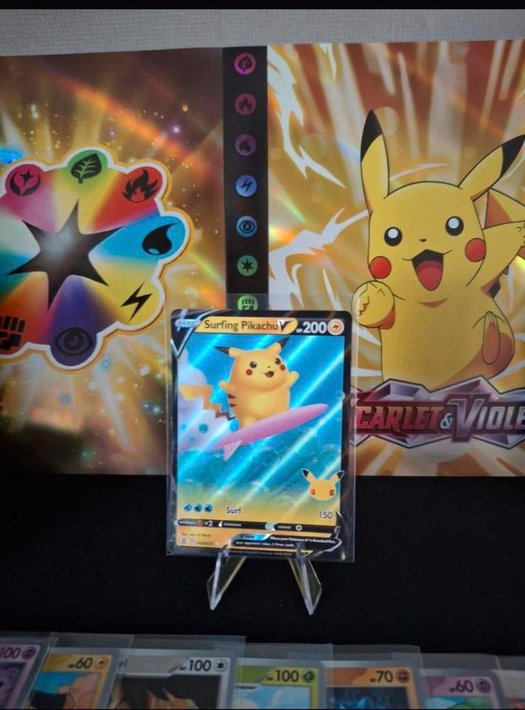 Pikachu set met verzamelmap en vele extra's, Ophalen of Verzenden