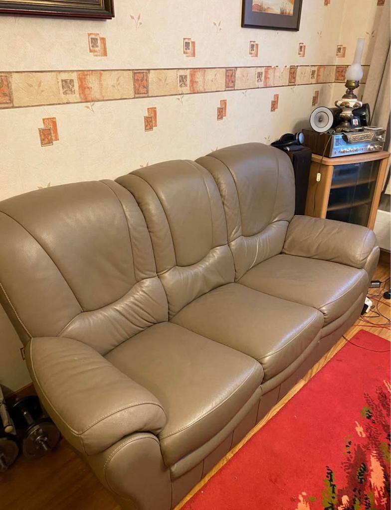 Sièges en cuir, Enlèvement, Comme neuf