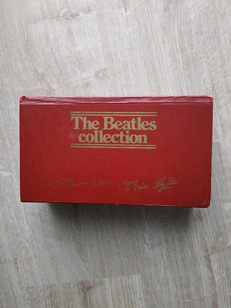 BEATLES COLLECTOR CASSETTES TRES RARES, Cd's en Dvd's, Verzenden