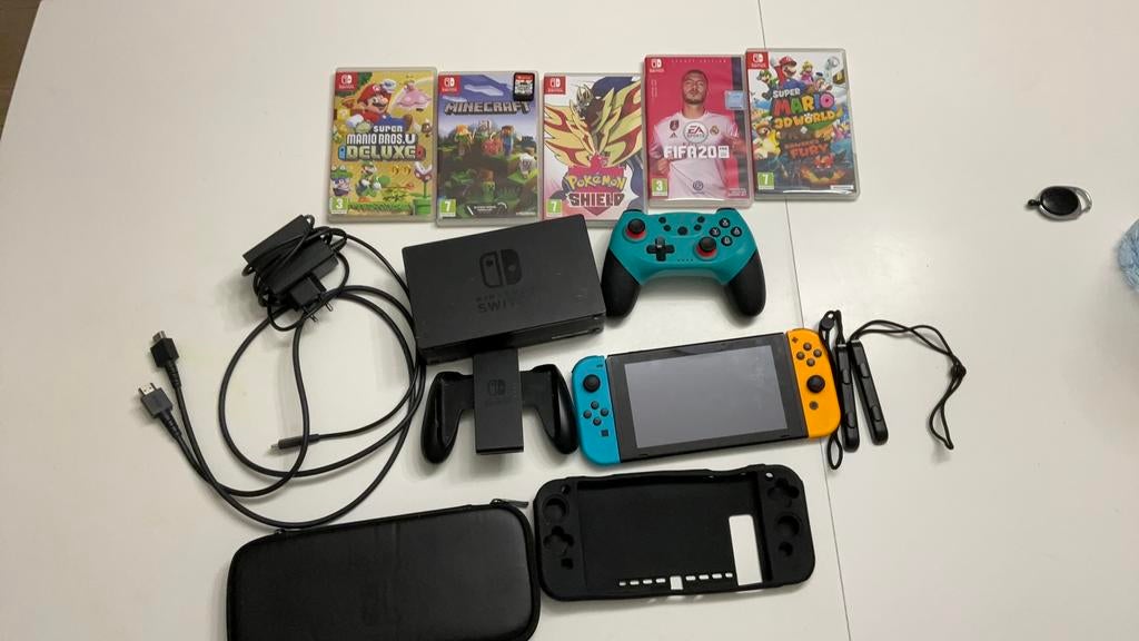 Nintendo Switch, Comme neuf, Enlèvement, Switch Original, Avec jeux