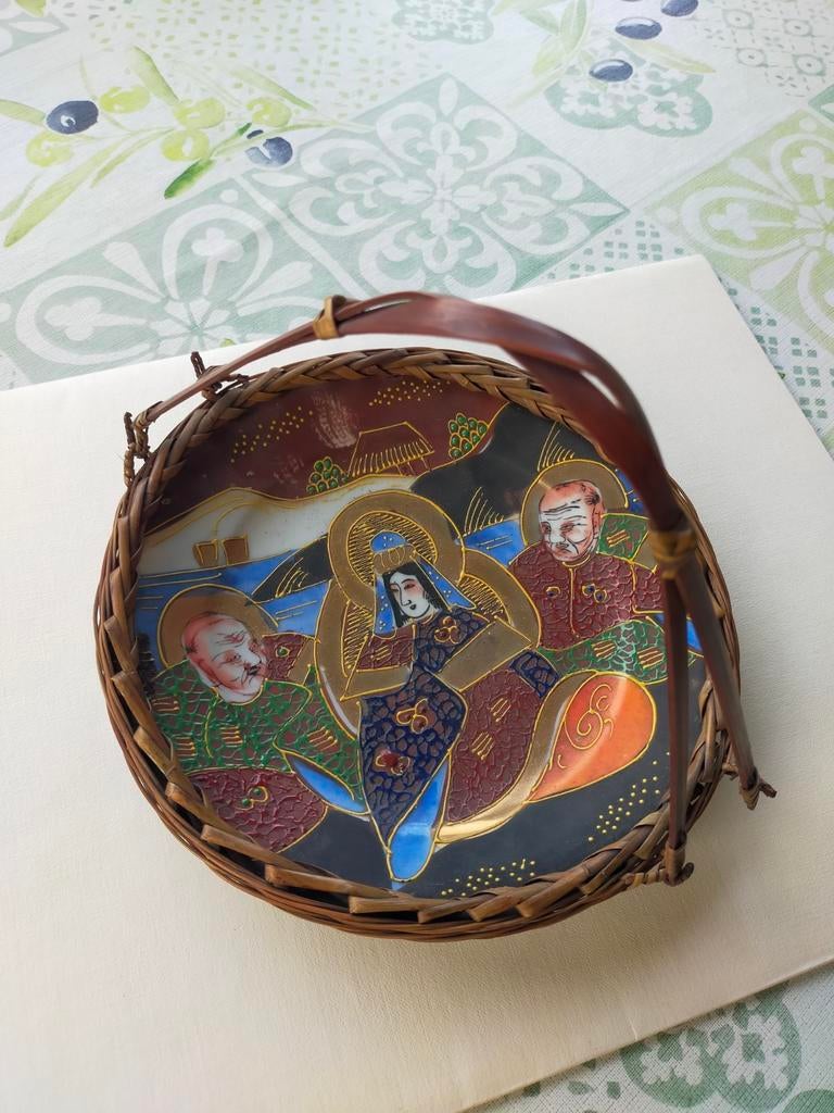 Satsuma porselein schoteltje Japan.Diameter 19 cm., Ophalen