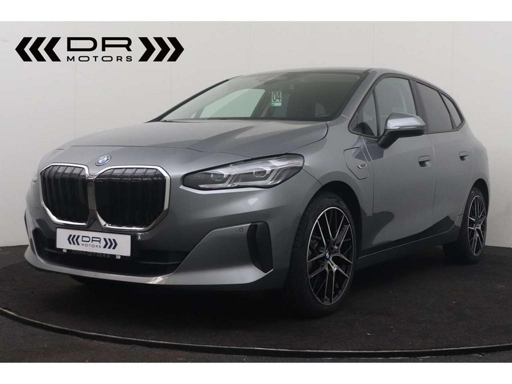BMW 225 xe xDrive ACTIVE TOURER - NAVIGATIE - TOPSTAAT, Auto's, BMW, 245 pk, 2 Reeks, 0 kg, Bedrijf