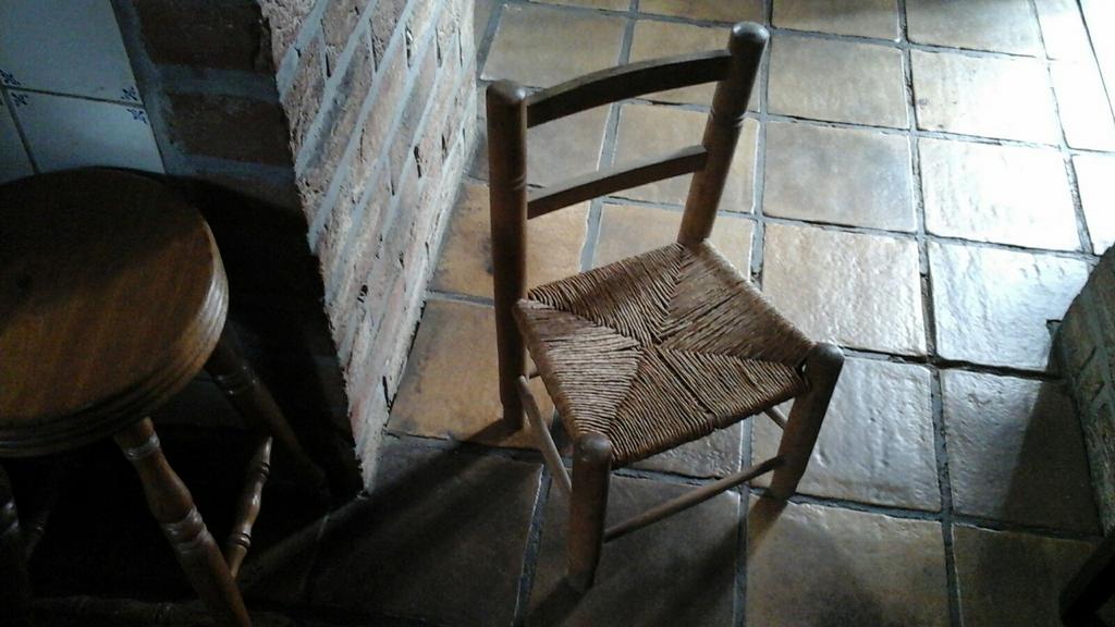 Kinder of poppestoeltjes , 5€ het stuk !, Kinderen en Baby's, Kinderkamer | Tafels en Stoelen, Ophalen of Verzenden, Zo goed als nieuw