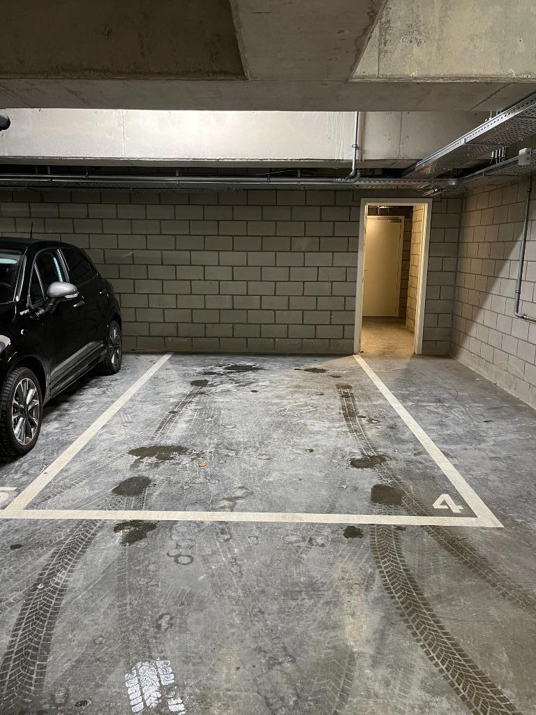 Ondergrondse autostaanplaats te huur in Wezemaal, Immo, Garages & Places de parking, Louvain