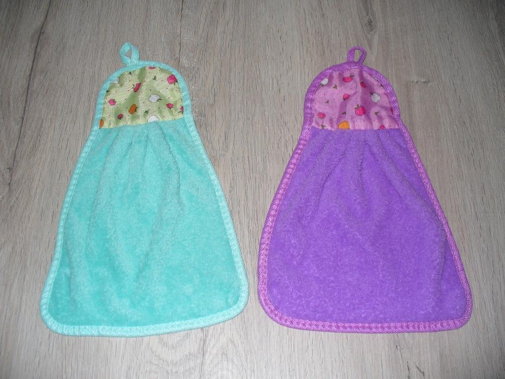 2 kleine gastendoekjes, Ophalen of Verzenden, Zo goed als nieuw, Gastendoekje