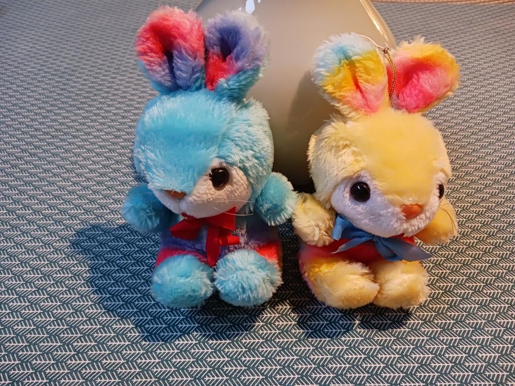 2 vintage knuffelkonijntjes., Kinderen en Baby's, Speelgoed | Knuffels en Pluche, Ophalen of Verzenden, Gebruikt