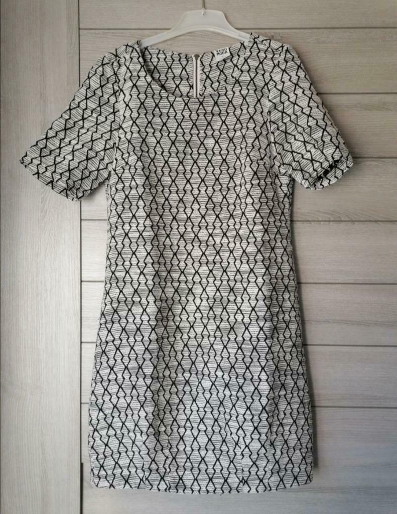 Stoffen kleedje maat XS Vero Moda, Kleding | Dames, Ophalen, Vero Moda, Zwart, Zo goed als nieuw
