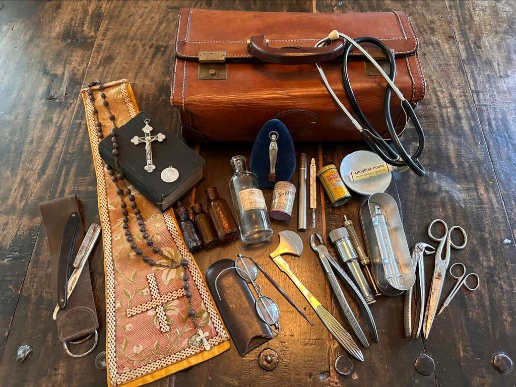 Complete Dokterstas met instrumenten Congo Missionaris 1940, Verzenden