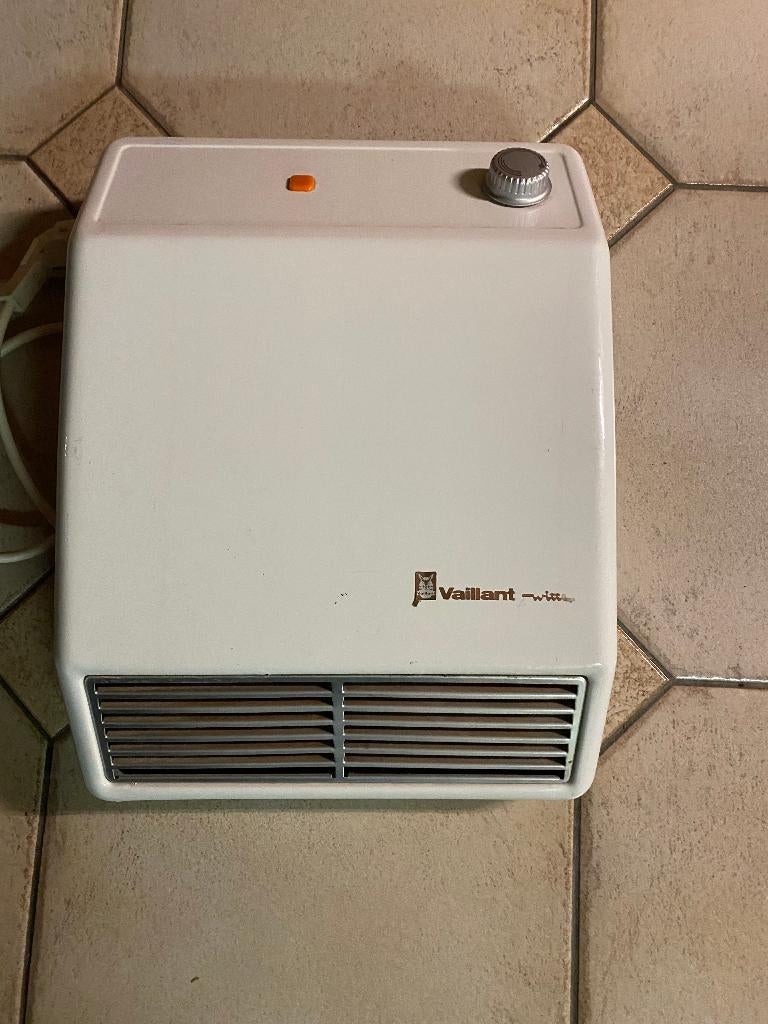 verwarming elektrisch- vaillant - wandconvector, Doe-het-zelf en Bouw, Verwarming en Radiatoren, 30 tot 80 cm, Gebruikt, Overige typen