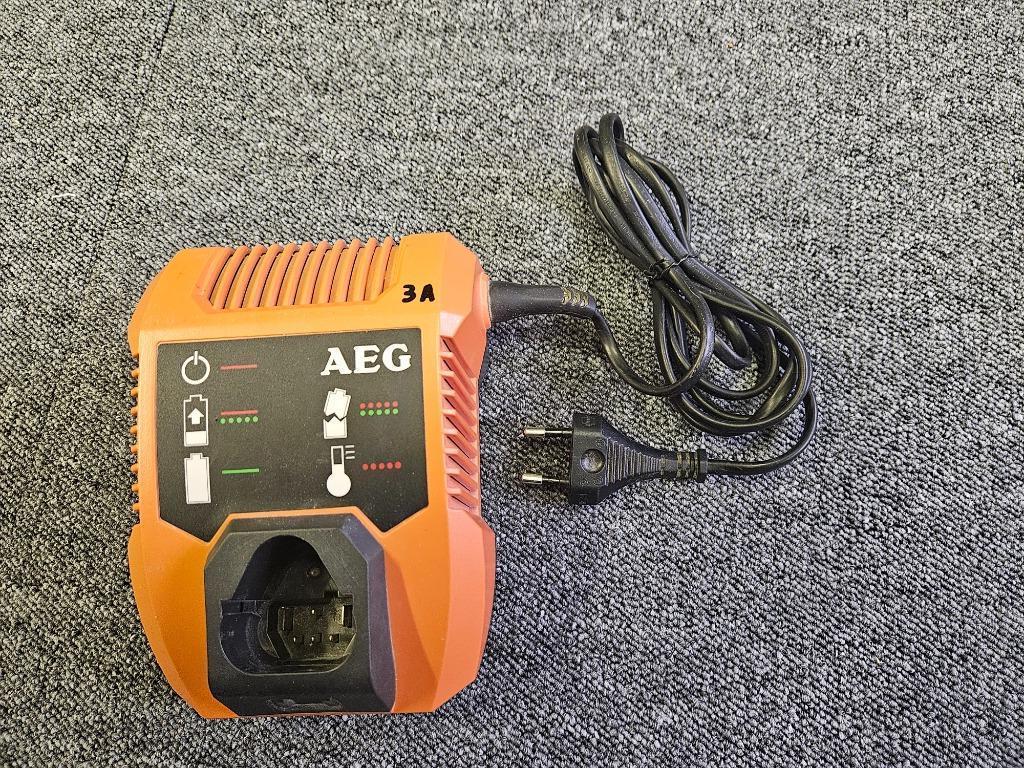 CHARGEUR BATTERIES AEG 12V - 3a, Bricolage & Construction, Enlèvement ou Envoi, Comme neuf