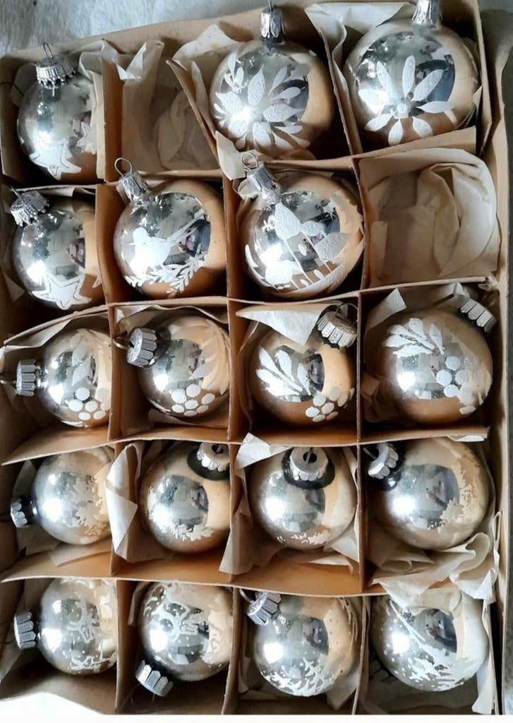 Oude, zilver/witte kerstballen, Ophalen of Verzenden