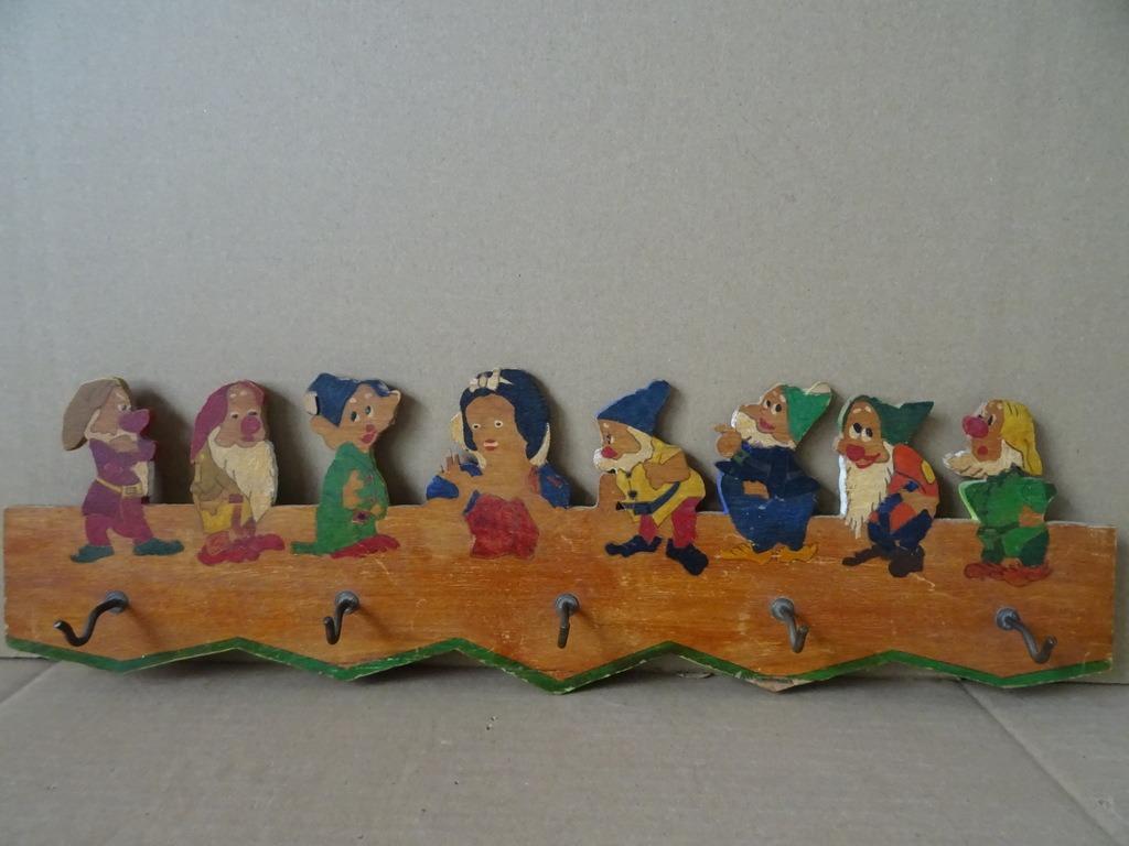 Curiosités art populaire 1945 Porte-manteau Blanche Neige, Enlèvement ou Envoi