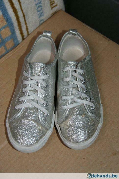 Zilver kleurige meisjes sneakers, Ophalen of Verzenden, Gebruikt, Meisje, Sportschoenen