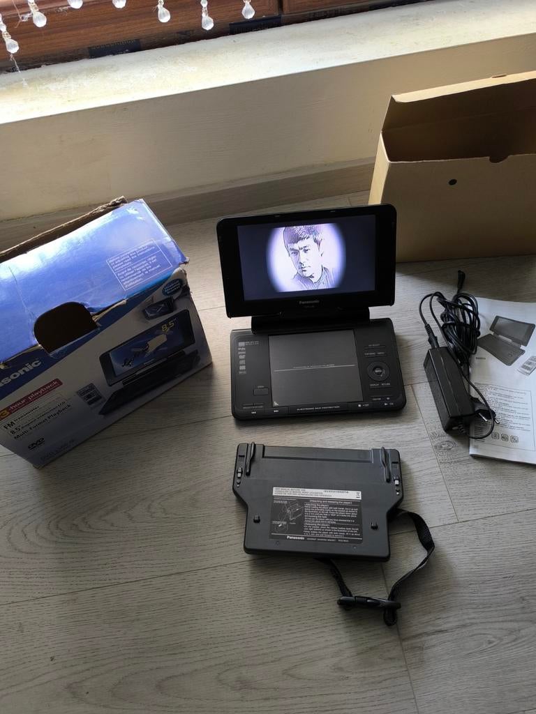 DVD PANASONIC PORTABLE, Avec batterie rechargeable et suppor, TV, Hi-fi & Vidéo, Lecteurs DVD, Enlèvement, Comme neuf, Panasonic