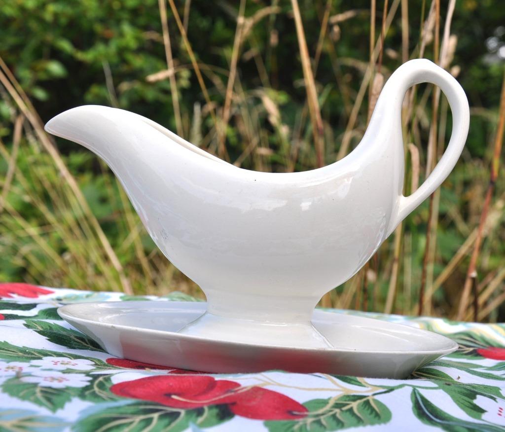 sauciere monobloc  blanche boch, Antiquités & Art, Enlèvement ou Envoi