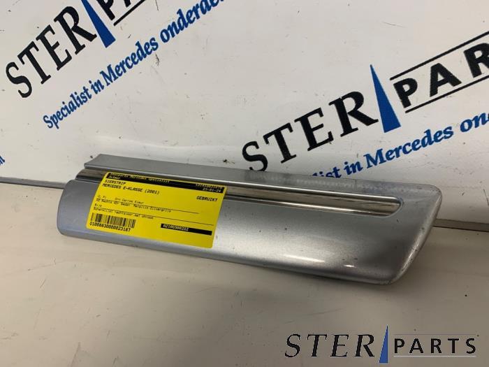 Sierstrip van een Mercedes E-Klasse, Ophalen of Verzenden, 3 maanden garantie, Gebruikt, Mercedes-Benz