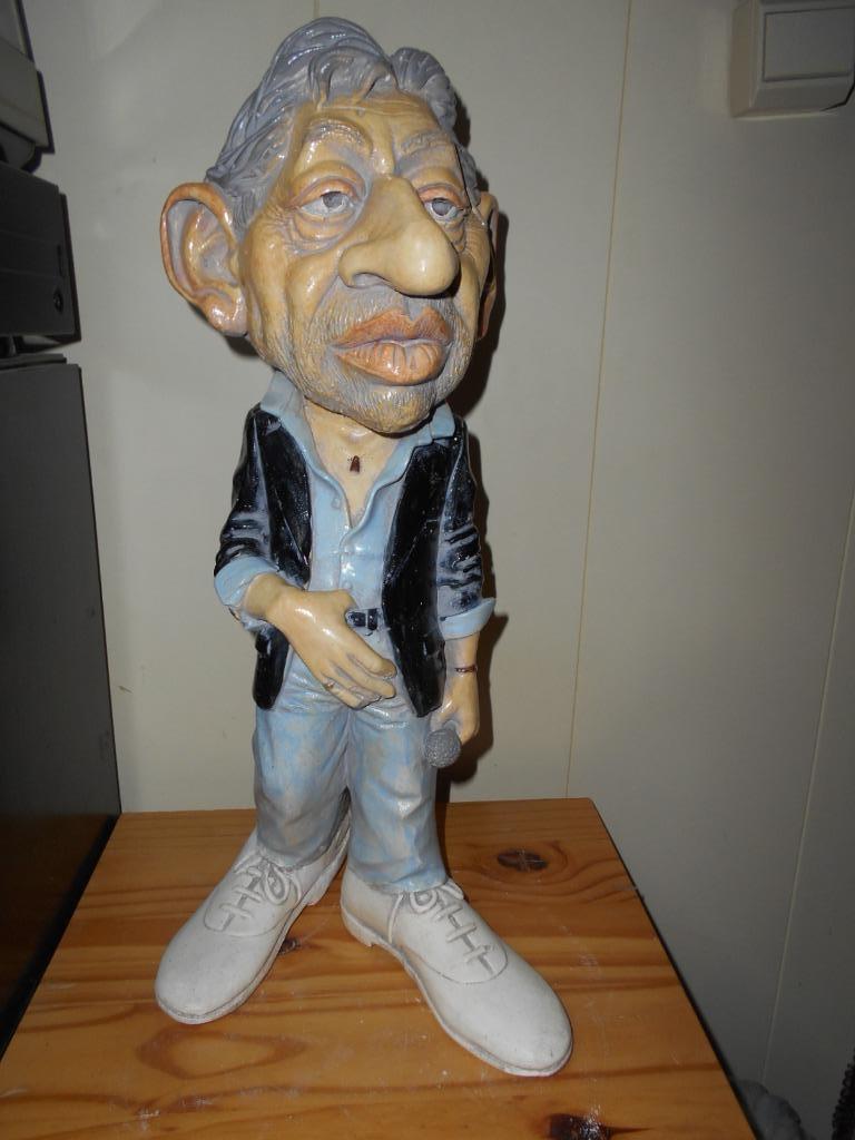 gainsbourg : statue/figurine en polychrome (46 cm x 17 cm), Enlèvement, Utilisé, Humain
