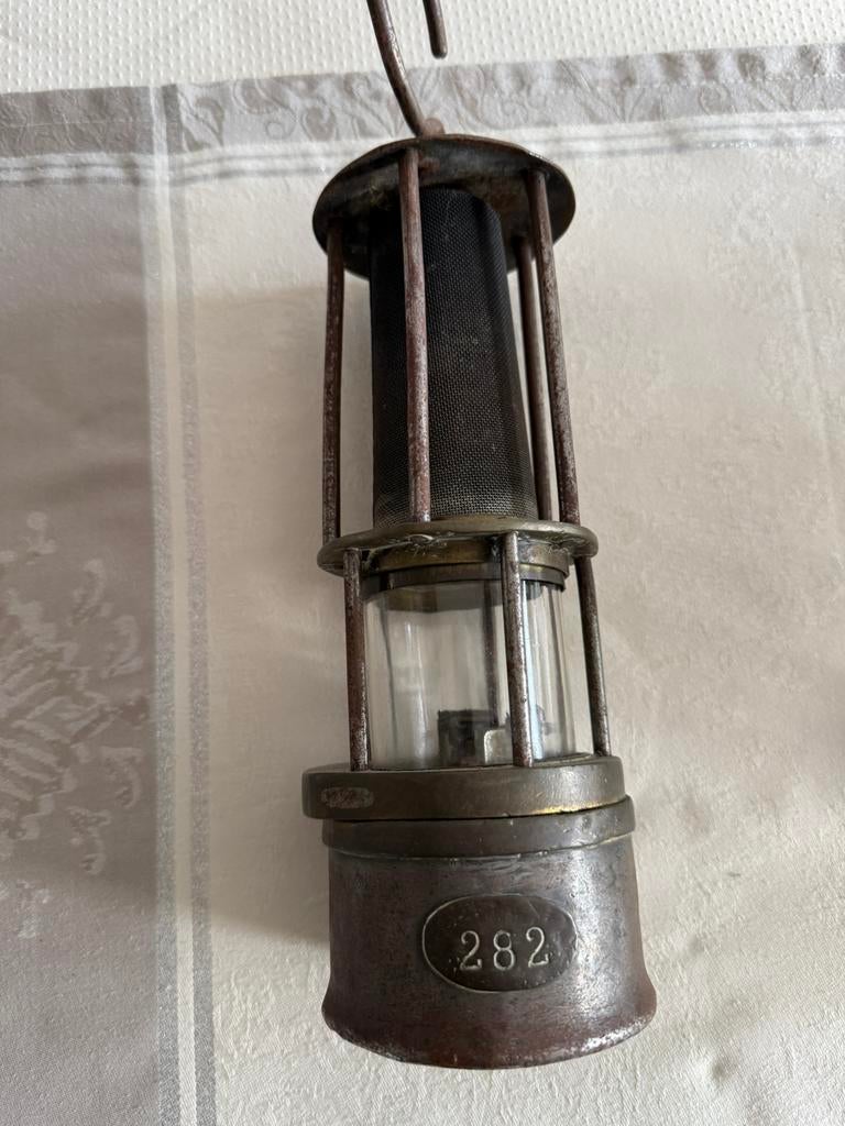 Lampe de mineur ., Enlèvement