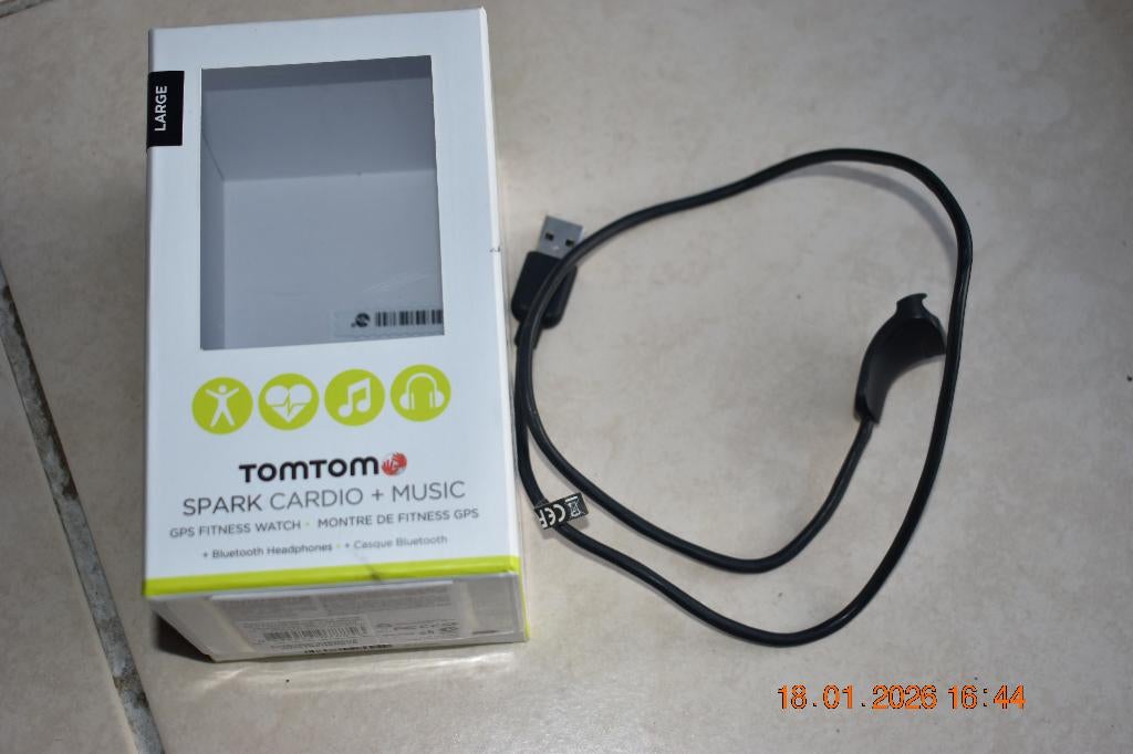 Tom Tom running TRAX - cable de charge SPARK Cardio + Music, Enlèvement ou Envoi, Comme neuf, Noir, Tomtom