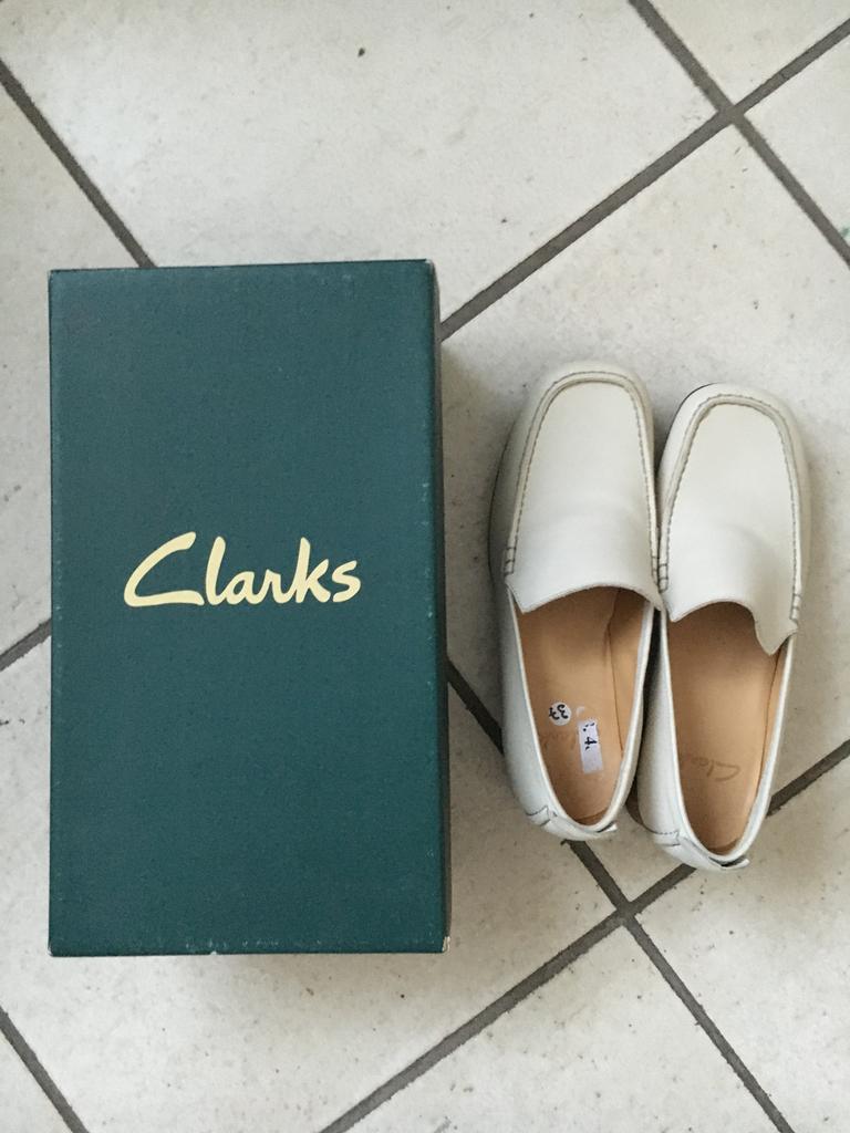Super comfortabele lederen CLARKS maat 37 zijn NIEUW!, Instappers, Nieuw, Ophalen of Verzenden, Clarks