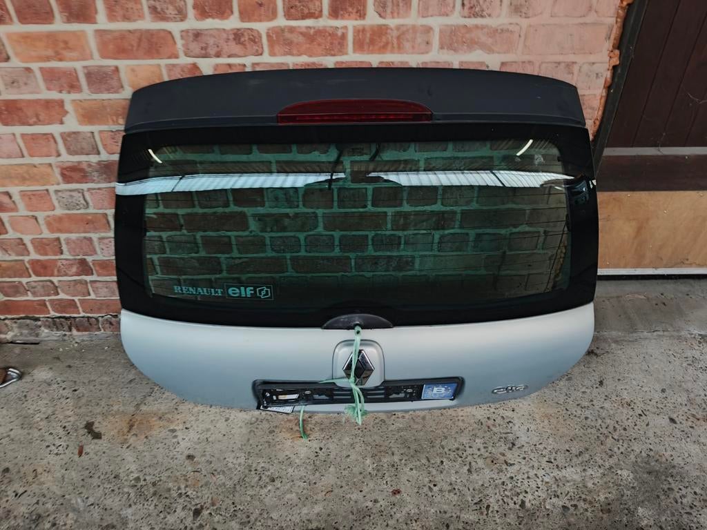 Achterklep Renault Clio ll van 2002 licht grijs., Ophalen, Gebruikt, Achterklep, Renault