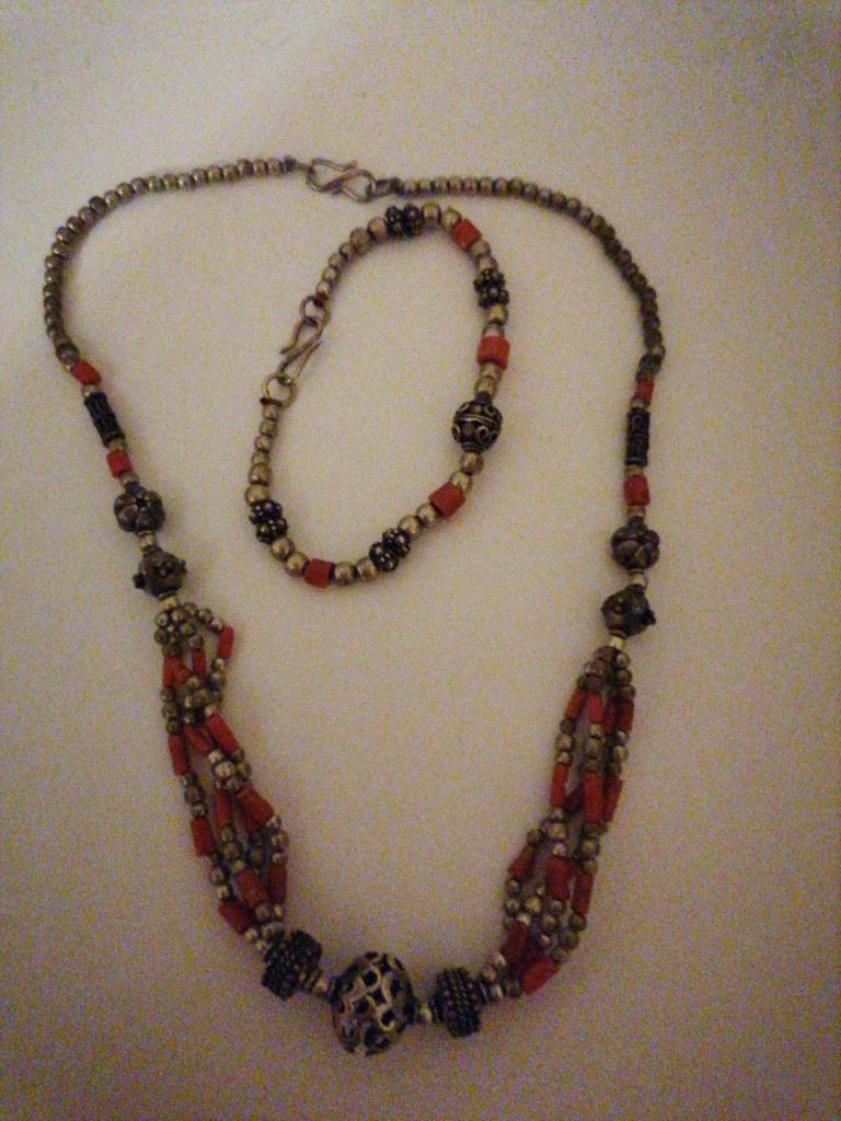 collier et bracelet argent rouge ras du cou occasion, Ophalen of Verzenden, Gebruikt, Grijs, Zilver
