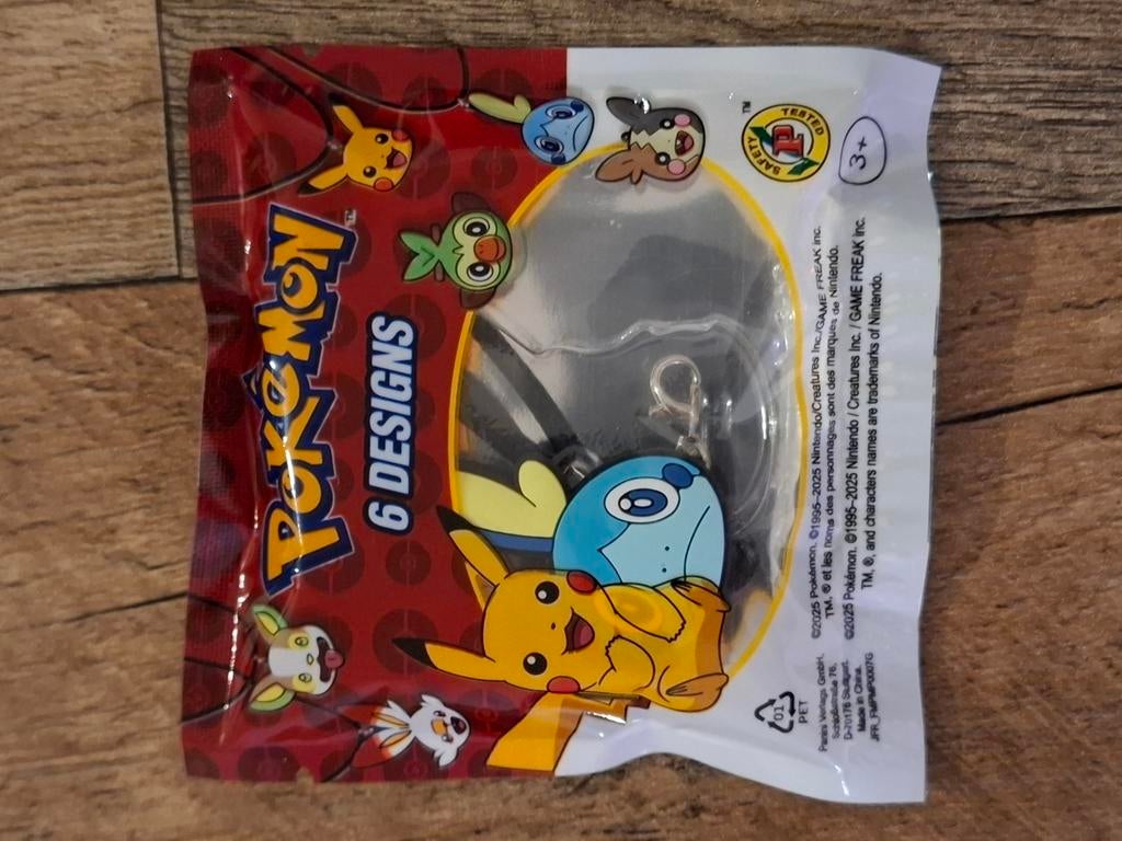 Pokémon : pendentif, Hobby & Loisirs créatifs, Jeux de cartes à collectionner | Pokémon, Envoi, Comme neuf