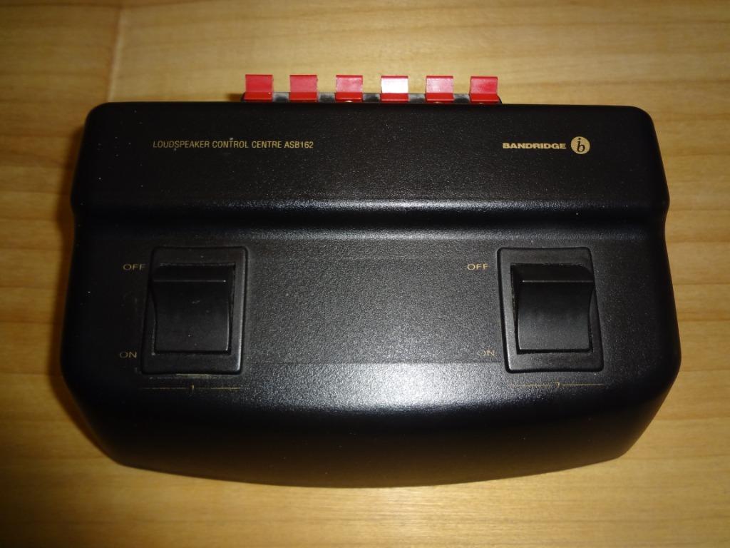 Distributeur van 2 paar audioluidsprekers, Audio, Tv en Foto, Ophalen of Verzenden, Gebruikt, 60 tot 120 watt, Overige merken