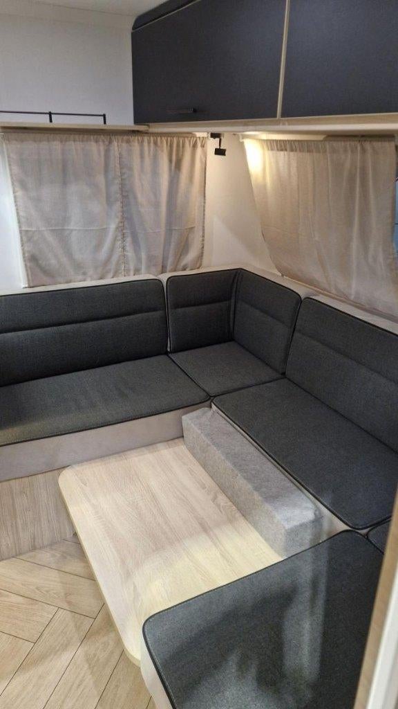 CARAVELAIR 455 SPORTLINE, Caravanes & Camping, Entreprise, Grand lit, Réchaud à gaz, Caravelair