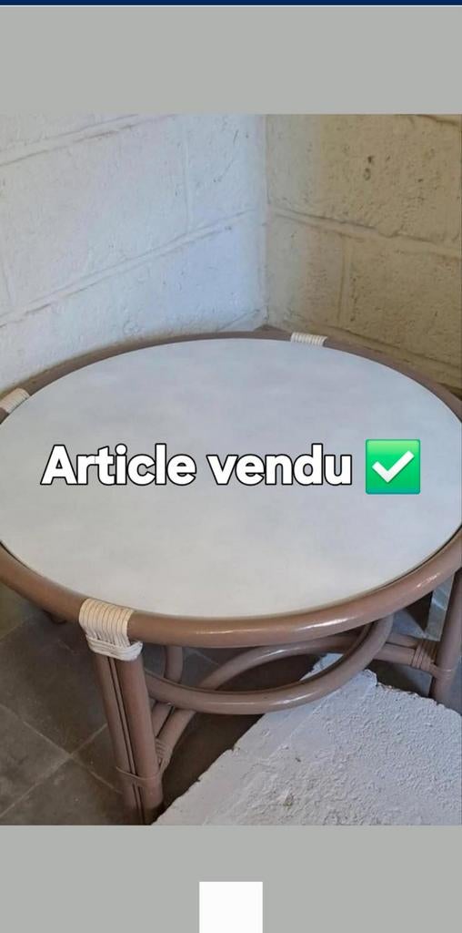 Table de salon 76cm sur 46cm Article déjà vendu ✅️, Maison & Meubles, Enlèvement, Comme neuf, Rond, Verre